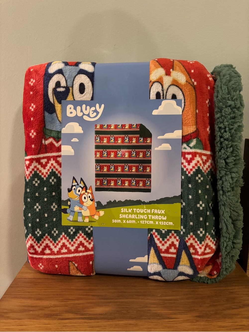 Bluey Northwest Company Bluey "Holidays are Nice" Silk Touch throw blanket NWT